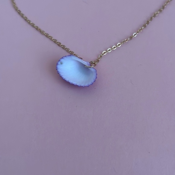 Purple Shell Faux Gold Necklace - Picture 4 of 6